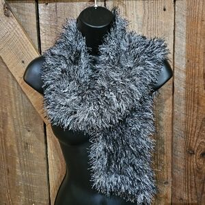 Black & White Eyelash Yarn Scarf Fun Fur Fashion Y2K EUC 45"×5"
